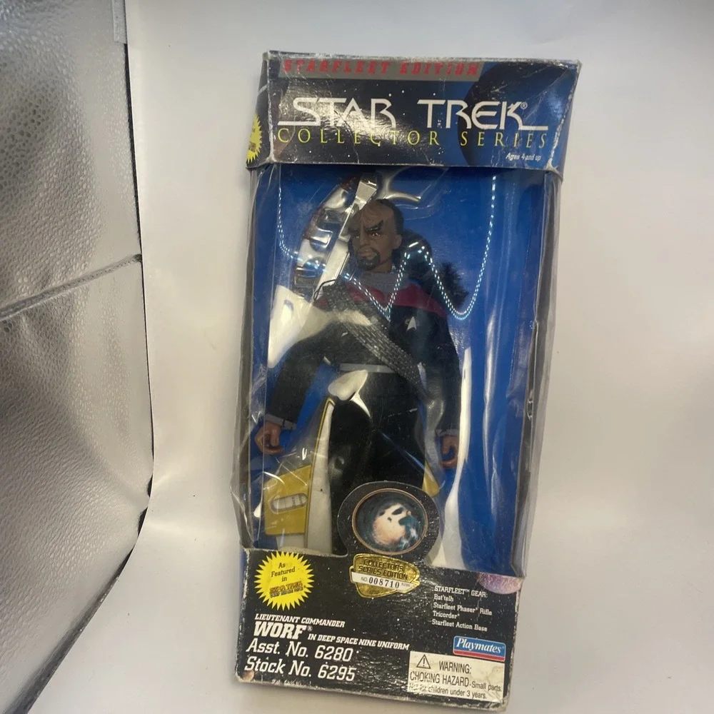 Playmates - Star Trek‎ Starfleet Edition Lieutenant Commander Worf Action Figure